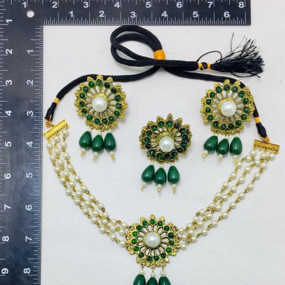 Green Stone and White Pearls Jewelry Set, Tribal Stones and Pearls Jewelry - Picture 8 of 9